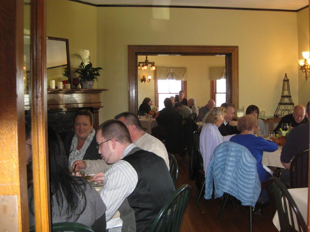 Castle Manor Inn Gloucester Εξωτερικό φωτογραφία